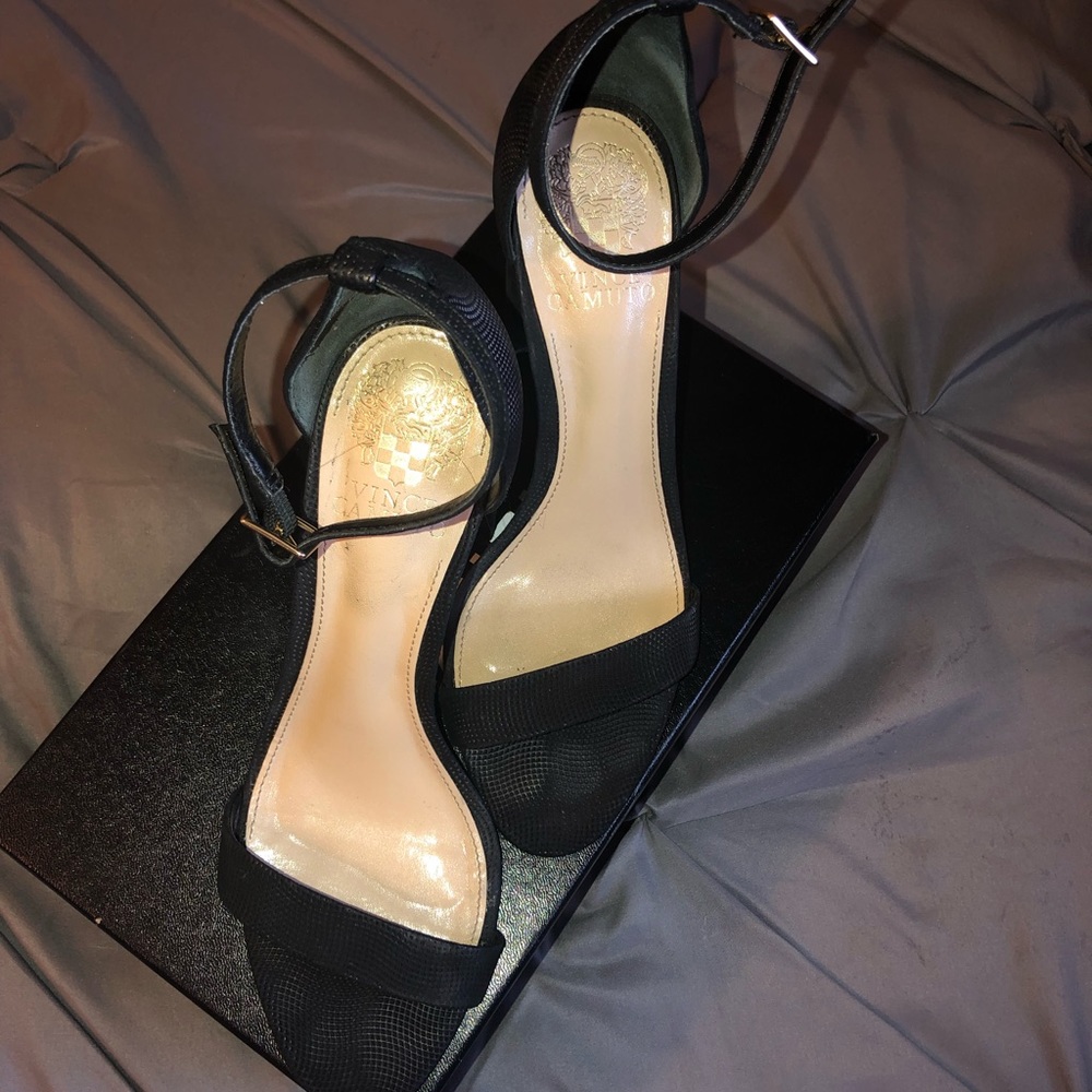 Vince Camuto shoes in size 7 10/10 conditions